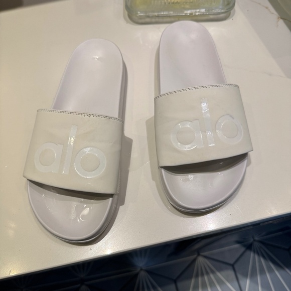 Alo White It Slides - Picture 1 of 2
